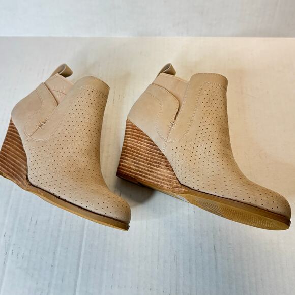 DV by Dolce Vita Gerdy Bootie - Beige NEW Size 9 - Picture 4 of 9